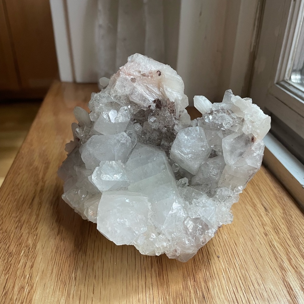 Gorgeous apophyllite zeolite self standing cluster floater